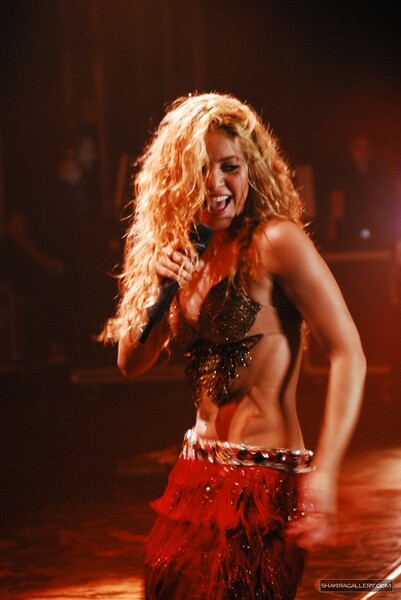 Shakira-Abu-Dhabi-_847_sm.jpg