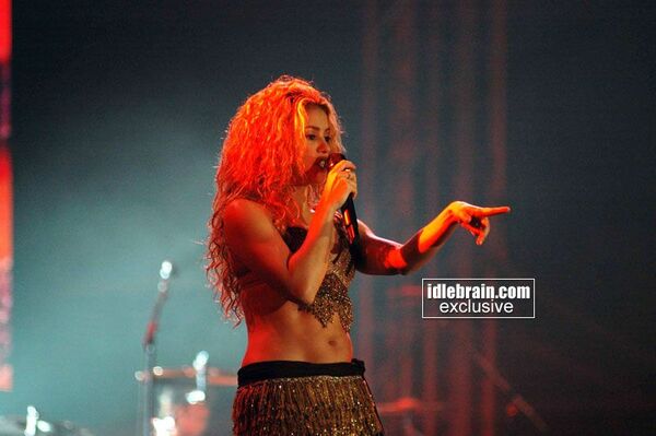 shakira-abudhabi017.jpg