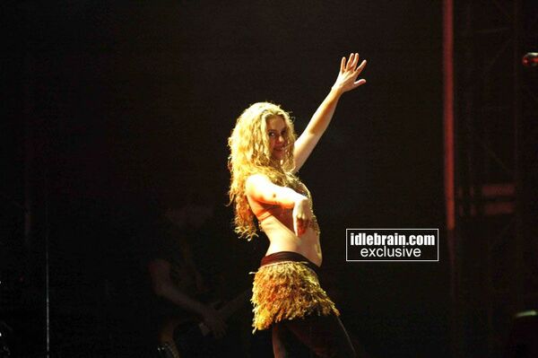 shakira-abudhabi020.jpg