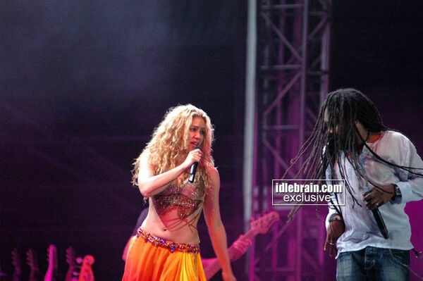 shakira-abudhabi025.jpg