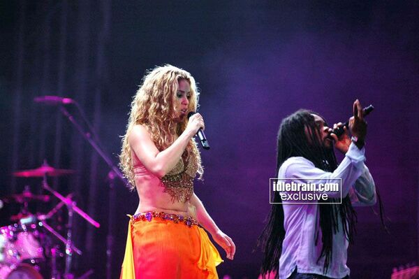 shakira-abudhabi026.jpg