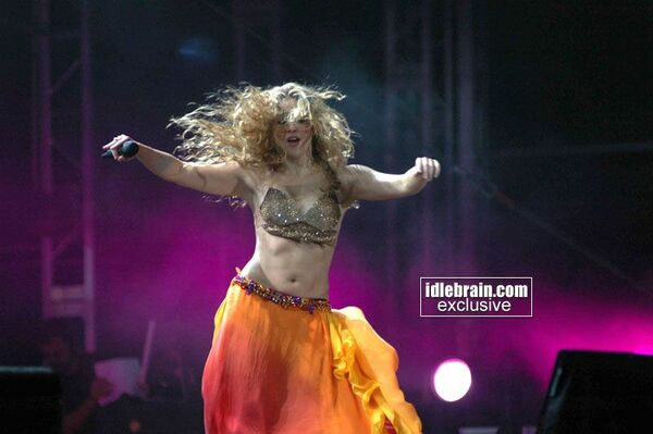 shakira-abudhabi027.jpg