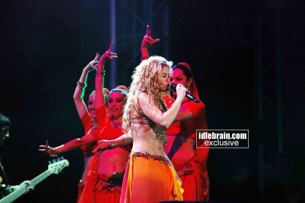 shakira-abudhabi028.jpg