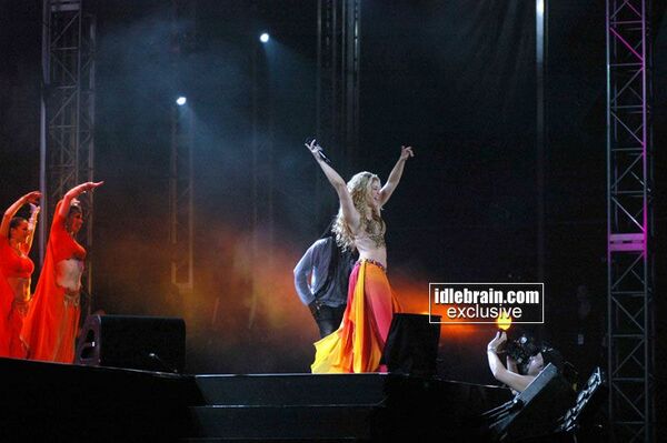 shakira-abudhabi030.jpg