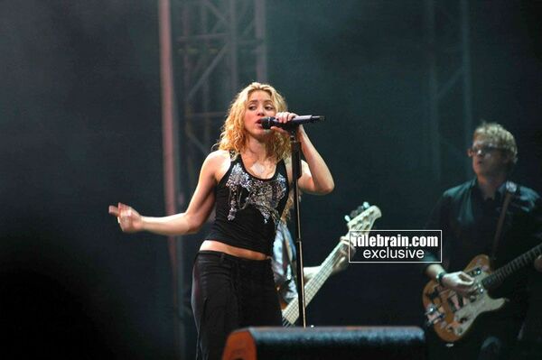 shakira-abudhabi053.jpg