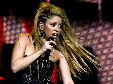 shakira-on-stage-at-the-jingle-bell-ball-1260138885-view-0.jpg