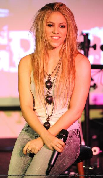 SHAKIRA0_28729.jpg