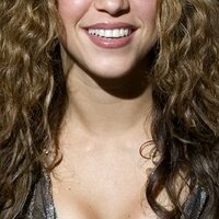 shakira03w.jpg