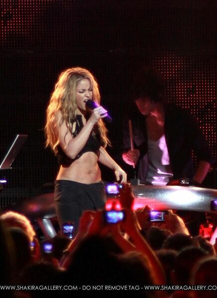 ShakiraMedia_Shakira_Kimmel_MIA_091509_28629.jpg