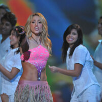 Shak_Live_at_Premios_Juventud_28829.jpg