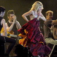 Shakira2BShakira2BRock2BRio2BFestival2BWL-m-NsD5H2l.jpg