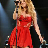 Shakira--2014-Academy-of-Country-Music-Awards--19~0.jpg