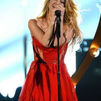 Shakira--2014-Academy-of-Country-Music-Awards--20~0.jpg