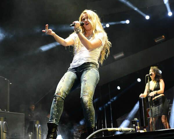 Shakira_-KIIS-FM-2014-Wango-Tango--06.jpg