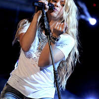 Shakira_-KIIS-FM-2014-Wango-Tango--36.jpg