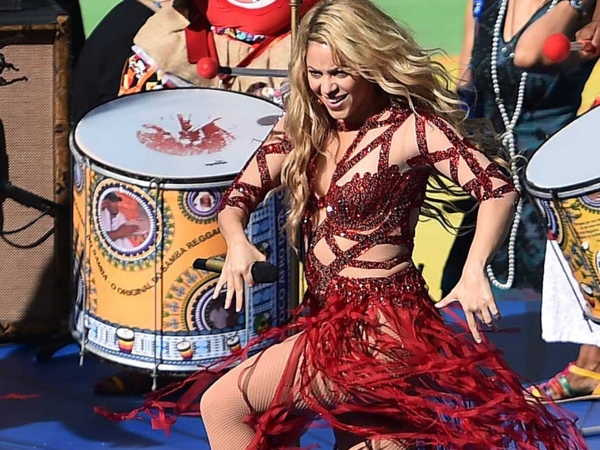 shakira-performs-closing-ceremony.jpg