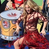 shakira-performs-closing-ceremony.jpg