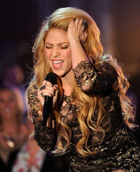 Shakira2B20142BBillboard2BMusic2BAwards2BShow2BMZwqumnEMU7x.jpg