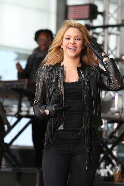 Shakira_-Performs-Live-at-Today-Show--04.jpg