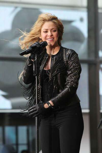 Shakira_-Performs-Live-at-Today-Show--06.jpg