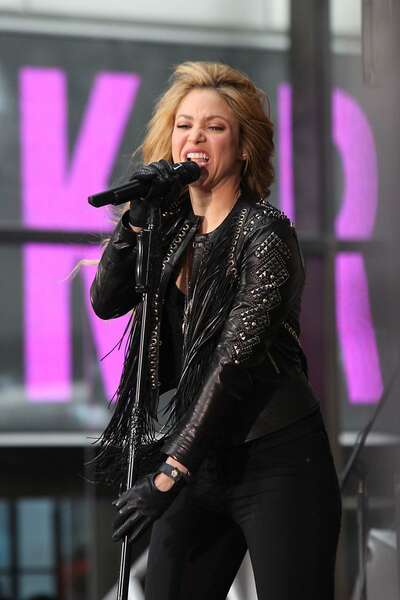 Shakira_-Performs-Live-at-Today-Show--08.jpg