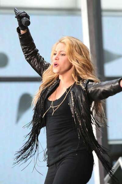 Shakira_-Performs-Live-at-Today-Show--09.jpg