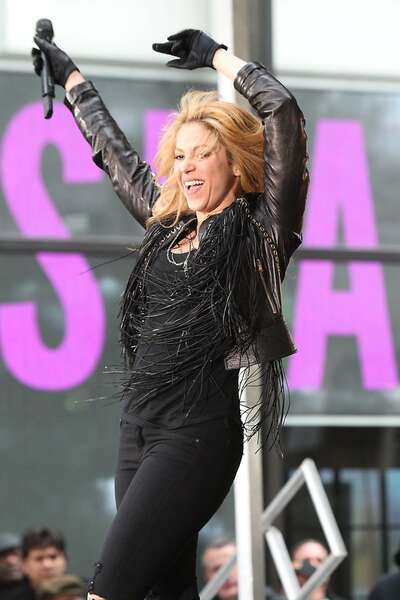 Shakira_-Performs-Live-at-Today-Show--11.jpg