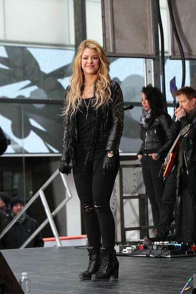 Shakira_-Performs-Live-at-Today-Show--15.jpg