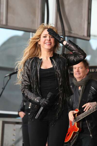 Shakira_-Performs-Live-at-Today-Show--16.jpg