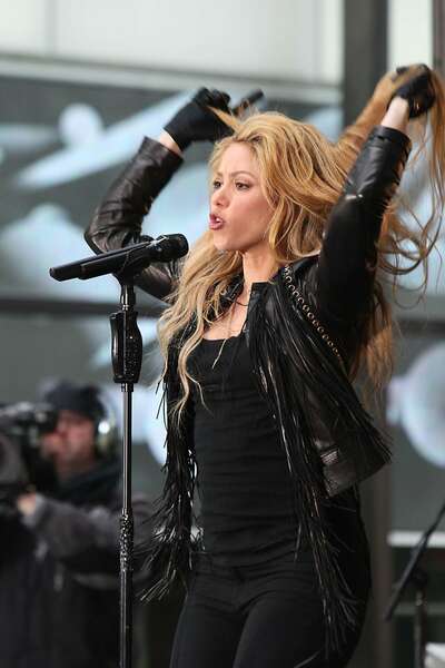 Shakira_-Performs-Live-at-Today-Show--19.jpg