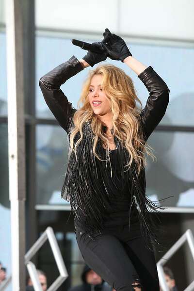 Shakira_-Performs-Live-at-Today-Show--27.jpg