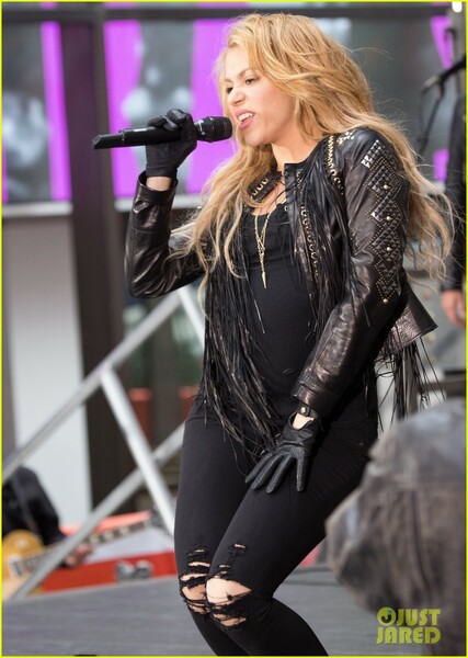 shakira-brings-the-house-down-with-hips-dont-lie-empire-on-today-show-07.jpg