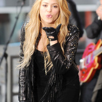 Shakira-Rockefeller-Plaza-NYC-1.jpg