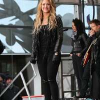 Shakira_-Performs-Live-at-Today-Show--15.jpg