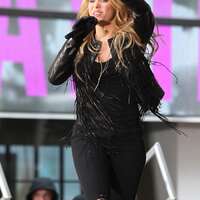 Shakira_-Performs-Live-at-Today-Show--21.jpg