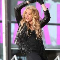 Shakira_-Performs-Live-at-Today-Show--28.jpg