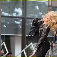 shakira-brings-the-house-down-with-hips-dont-lie-empire-on-today-show-10.jpg