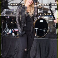 shakira-brings-the-house-down-with-hips-dont-lie-empire-on-today-show-15.jpg