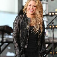 shakira-performing-on-nbc-s-today-at-rockefeller-plaza-in-new-york-city_15.jpg