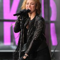 shakira-performing-on-nbc-s-today-at-rockefeller-plaza-in-new-york-city_22.jpg