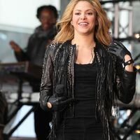 shakira-performing-on-nbc-s-today-at-rockefeller-plaza-in-new-york-city_6.jpg