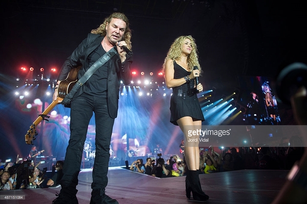 487151084-fher-olvera-of-mana-and-shakira-perform-on-gettyimages.jpg