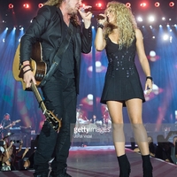 487151066-fher-olvera-of-mana-and-shakira-perform-on-gettyimages.jpg