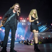 487151084-fher-olvera-of-mana-and-shakira-perform-on-gettyimages.jpg