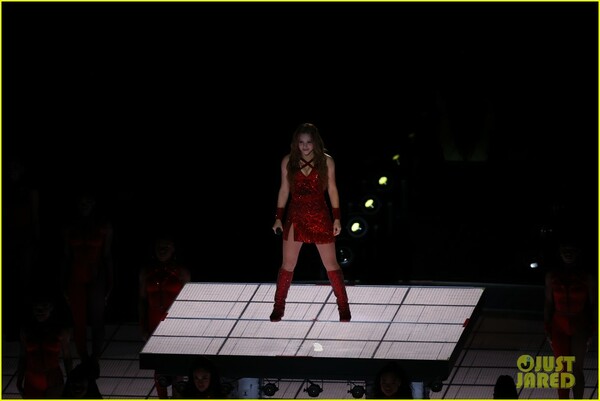 shakira-super-bowl-halftime-show-2020-06.jpg