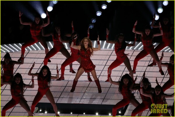 shakira-super-bowl-halftime-show-2020-07.jpg