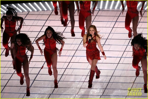 shakira-super-bowl-halftime-show-2020-09.jpg