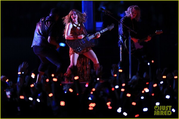 shakira-super-bowl-halftime-show-2020-15.jpg