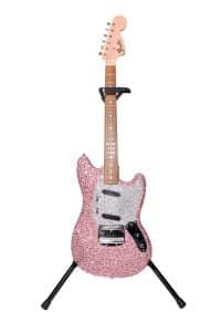 Guitare Electrique Fender Stratocaster recouverte de cristaux roses Swarovski